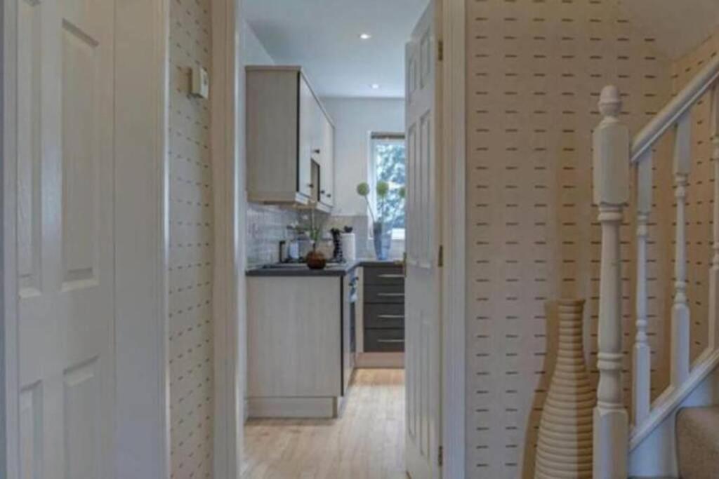 Luxury 4 Bedroom House Manchester Exteriör bild