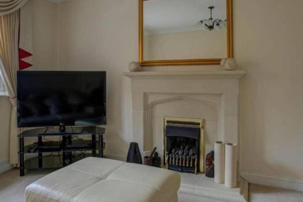 Luxury 4 Bedroom House Manchester Exteriör bild